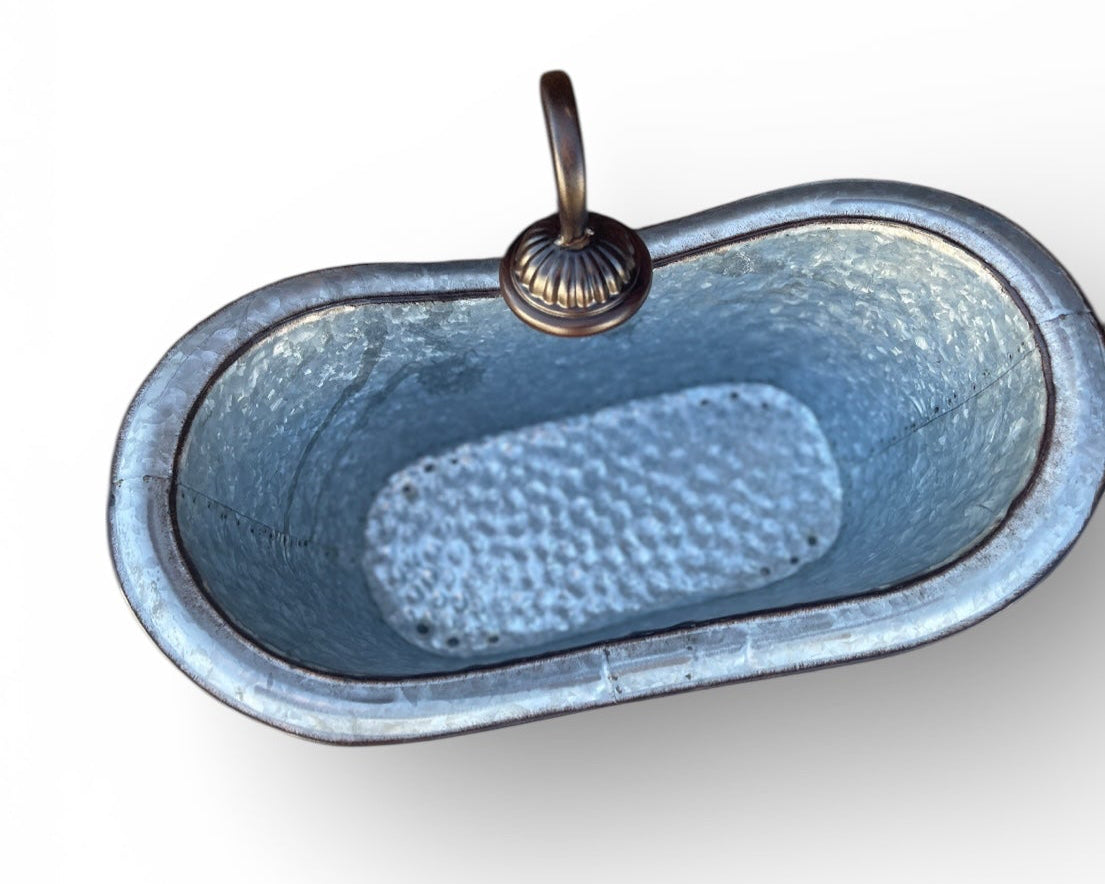 Tin Bathtub Decor