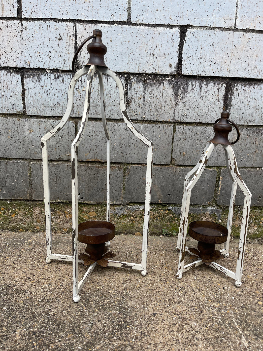 2 Sets (4 Pieces)-- White Metal Lantern (#111W)